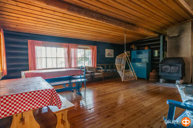 Chalet en rondins ronds (81 m²) à rénover, 4 620 m² et ~200 m de rive privée sur le Pieni-Sulkava — Siilinjärvi — 4