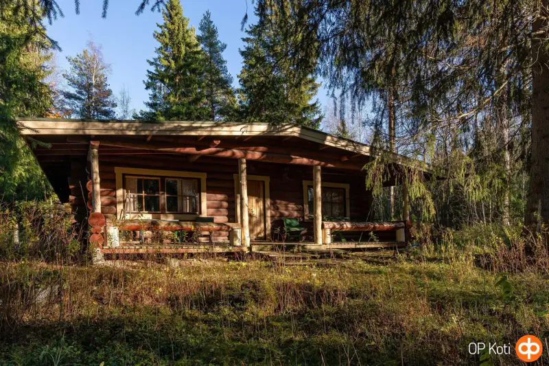 Chalet en rondins ronds (81 m²) à rénover, 4 620 m² et ~200 m de rive privée sur le Pieni-Sulkava — Siilinjärvi — 1