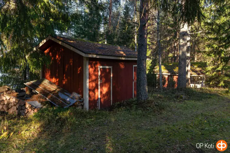 Chalet en rondins ronds (81 m²) à rénover, 4 620 m² et ~200 m de rive privée sur le Pieni-Sulkava — Siilinjärvi — 14