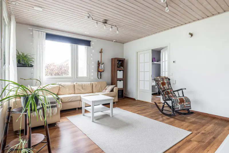Maison ~147 m² (2005) + garage, 1 500 m² au bord du Siilinjoki — Ahmo / Siilinjärvi — 17