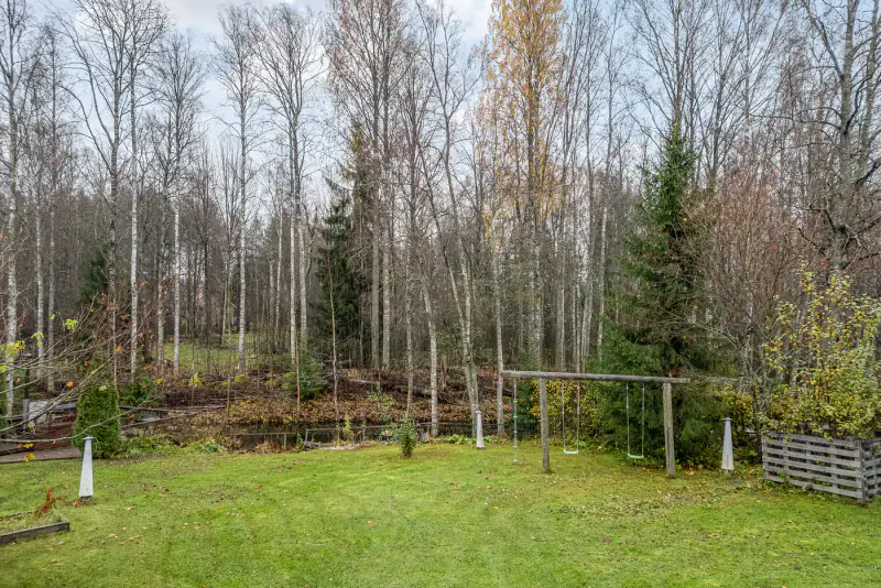 Maison ~147 m² (2005) + garage, 1 500 m² au bord du Siilinjoki — Ahmo / Siilinjärvi — 4