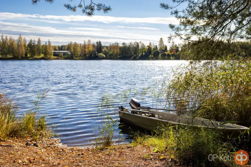 Maison en rondins 172 m² (1942) avec diagnostic, rantasauna, 3 000 m² et rive privée sur le Pitkäjärvi — Pöljä / Siilinjärvi — 4