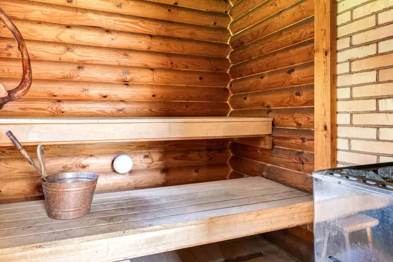Maison ~117 m² (1992) + sauna rondins + annexe 1928, 5 400 m², mer (~5 m rive) — Kitö / Sipoo — 16