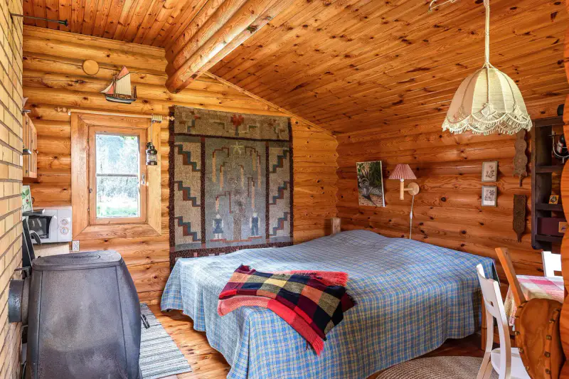 Maison ~117 m² (1992) + sauna rondins + annexe 1928, 5 400 m², mer (~5 m rive) — Kitö / Sipoo — 15