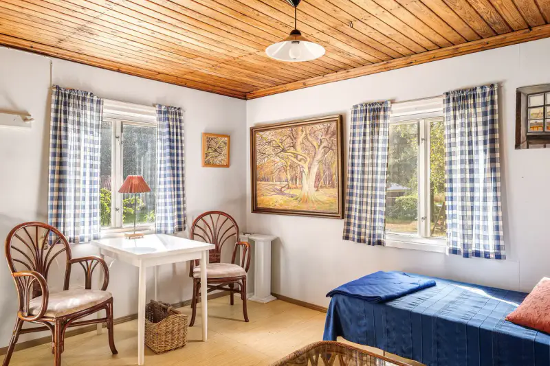 Maison ~117 m² (1992) + sauna rondins + annexe 1928, 5 400 m², mer (~5 m rive) — Kitö / Sipoo — 12