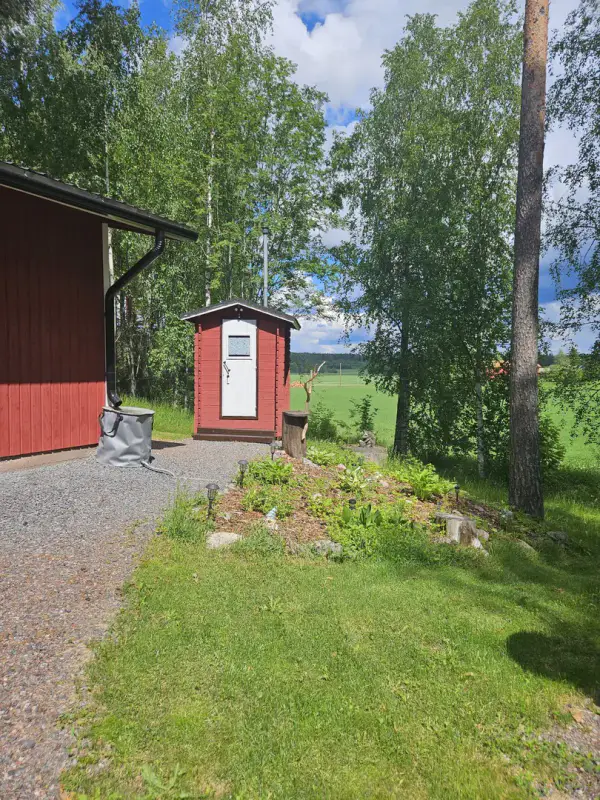 Mökki ~45-48 m² (1991) + sauna à bois et chalet d’invités, 4 210 m² au bord d’un étang privé avec ponton — Terttilä / Somero — 11