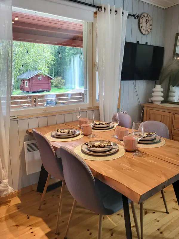 Mökki ~45-48 m² (1991) + sauna à bois et chalet d’invités, 4 210 m² au bord d’un étang privé avec ponton — Terttilä / Somero — 13