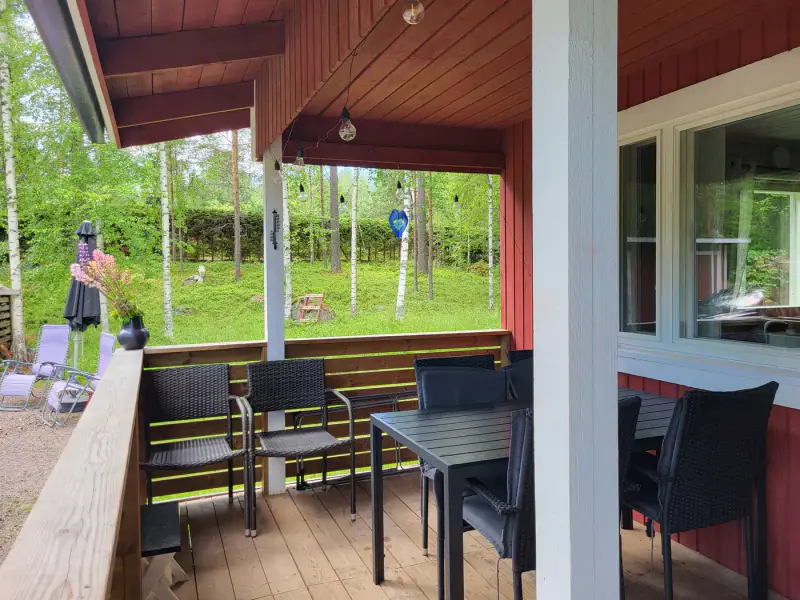 Mökki ~45-48 m² (1991) + sauna à bois et chalet d’invités, 4 210 m² au bord d’un étang privé avec ponton — Terttilä / Somero — 17
