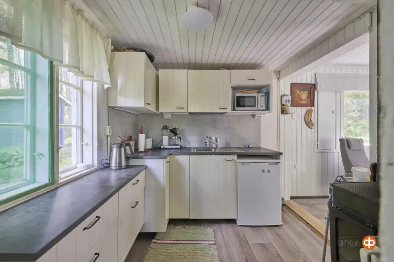 Mökki ~30 m² + sauna rondins + guest, rive Saarentaanjärvi, 2 000 m² — Somero — 11