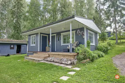Mökki ~30 m² + sauna rondins + guest, rive Saarentaanjärvi, 2 000 m² — Somero — 1