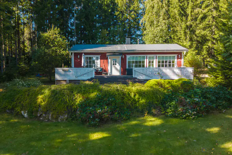 Huvila ~79 m² (2005) + rantasauna, 2 170 m², Vesajärvi — Vesanoja / Somero — 2