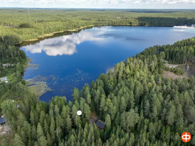 Chalet 2001 (52 m²) + sauna à fumée, deux propriétés de 2,87 ha avec rive privée sur le Siikjärvi — Somerniemi, Somero — 2