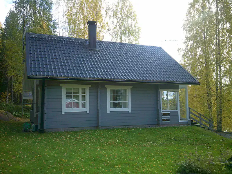 Chalet année-ronde ~55 m² (2003) + bâtiment sauna avec chambre, 2,6 ha et rive sur le Pitkälampi — Tipasjärvi / Sotkamo — 4