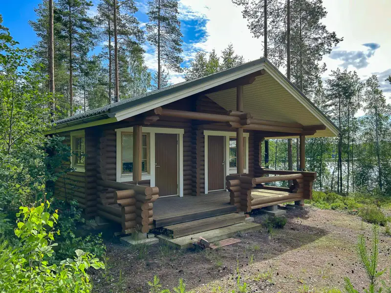 Mökki ~22 m² (1989) + aitta, rive sud Kulkemusjärvi, ~6,29 ha — Sulkava — 8
