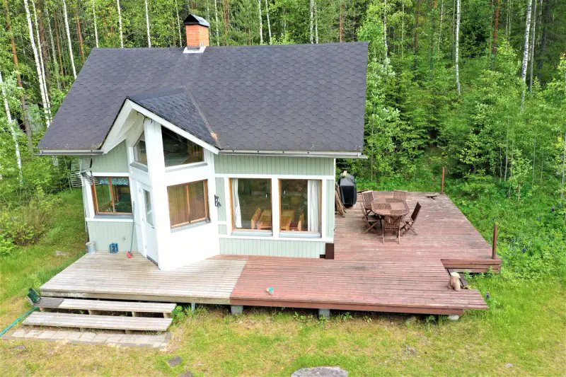 Chalet de 1991 avec sauna sur sa propre presqu’île, 290 m de rive privée et 1,98 ha sur le lac Saajuu — Sulkava — 1