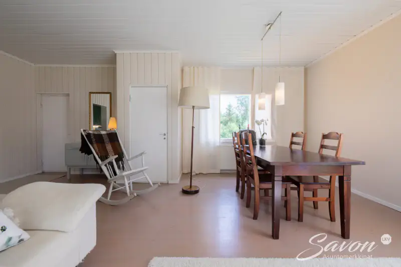 Maison ~150 m² (1930) + sauna, 6,08 ha (~208 m rive), Särkinen — Lempyy / Suonenjoki — 6