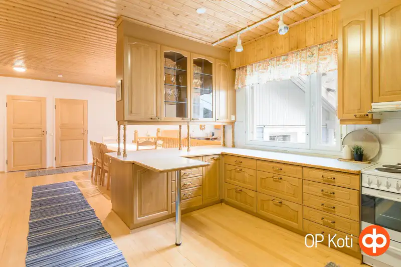 Maison 132 m² (1997/98) + sauna, 8 600 m² et rive ouest sur le Saittajärvi — Lempyy / Suonenjoki — 7