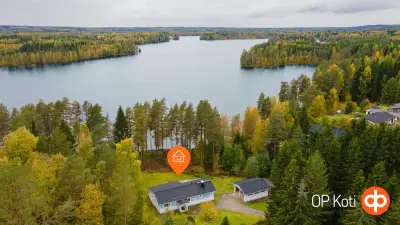 Maison 132 m² (1997/98) + sauna, 8 600 m² et rive ouest sur le Saittajärvi — Lempyy / Suonenjoki — 1