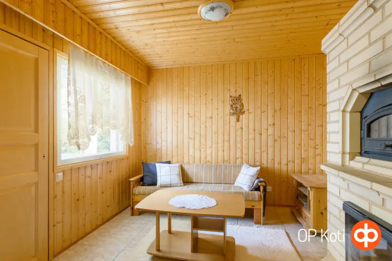 Maison 132 m² (1997/98) + sauna, 8 600 m² et rive ouest sur le Saittajärvi — Lempyy / Suonenjoki — 9