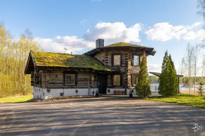 Hirsihuvila ~120 m² (2002) + sauna, 4 788 m², Ala-Vehkajärvi→Päijänne — Skinnarila / Sysmä — 1