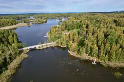 Petit mökki ~20 m² + 2 aittas et sauna à bois, 3 620 m² rive Päijänne — Suopelto / Sysmä — 1