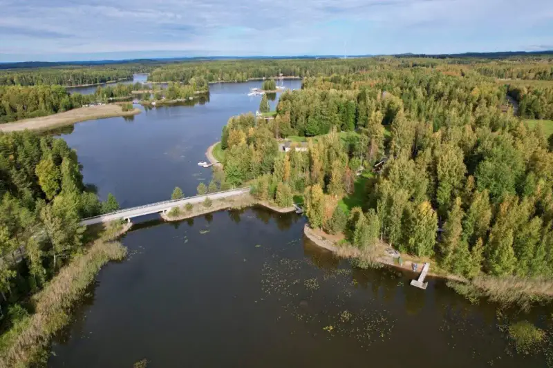 Petit mökki ~20 m² + 2 aittas et sauna à bois, 3 620 m² rive Päijänne — Suopelto / Sysmä — 1