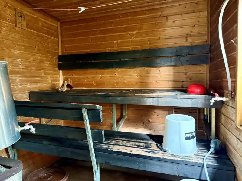 Petit mökki ~20 m² + 2 aittas et sauna à bois, 3 620 m² rive Päijänne — Suopelto / Sysmä — 9