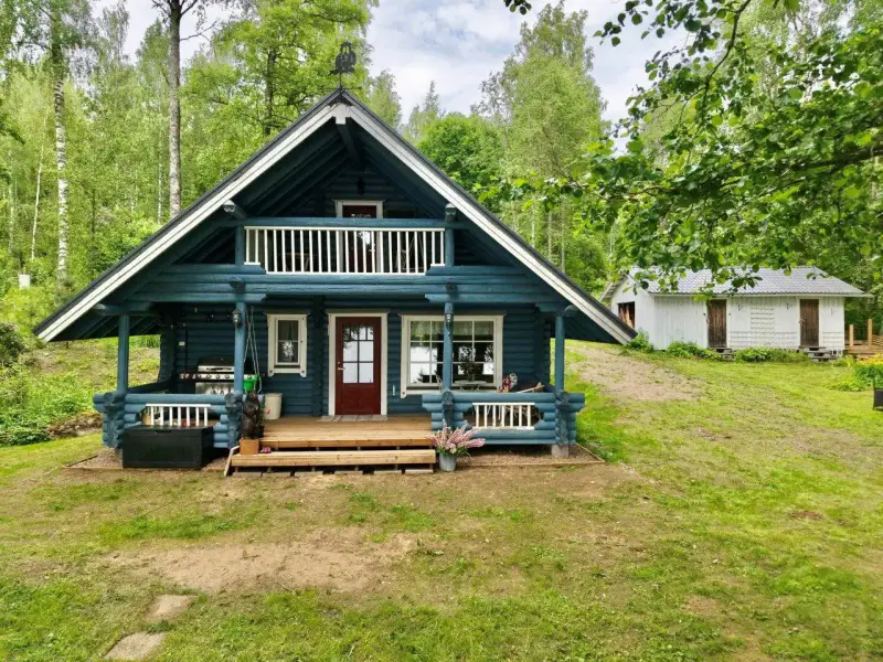 Mökki ~57 m² (2002) + sauna tonneau + grillikota, 3 350 m², Iso Niinilampi — Liikola / Sysmä — 2