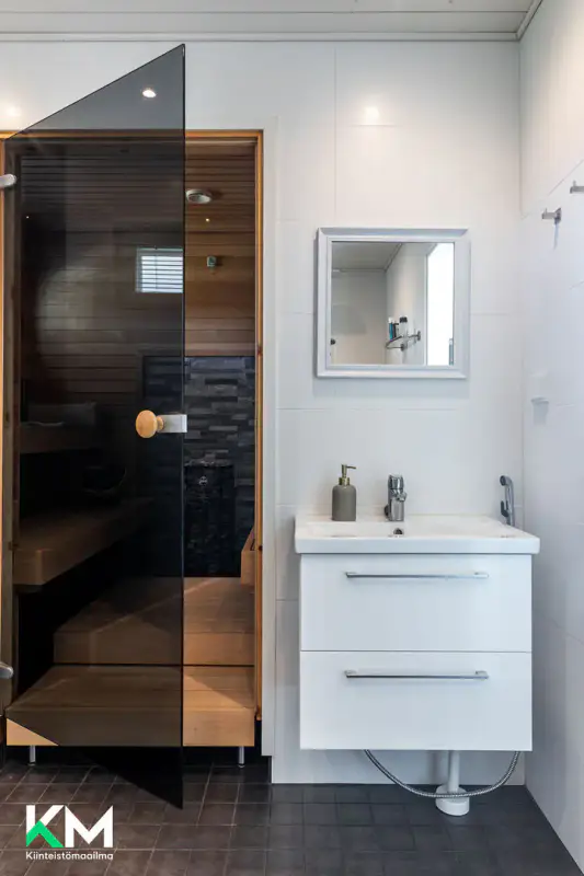 Maison moderne 2021, 116,5 m², rive privée Ylä-Vehkajärvi (~50 m), 1,21 ha — Suurikylä (Sysmä) — 15