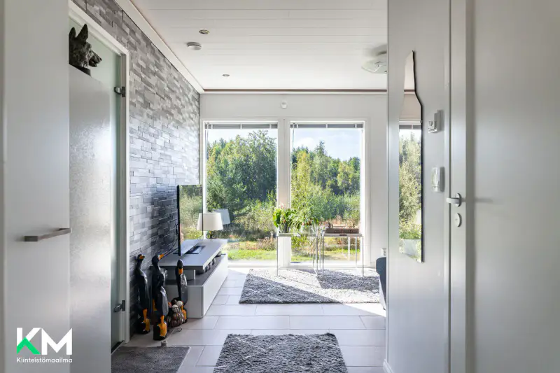 Maison moderne 2021, 116,5 m², rive privée Ylä-Vehkajärvi (~50 m), 1,21 ha — Suurikylä (Sysmä) — 10
