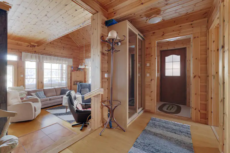 Villa lamellihirsi ~110 m² (2007) + rantasauna, rive Saimaa, 2 700 m² — Ruisniemi / Taipalsaari — 7