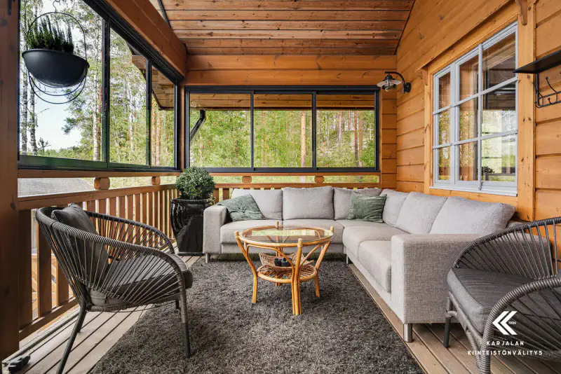 Hirsihuvila 60 m², plage sable Suur-Saimaa, 1,05 ha (2 lots) — Taipalsaari — 12