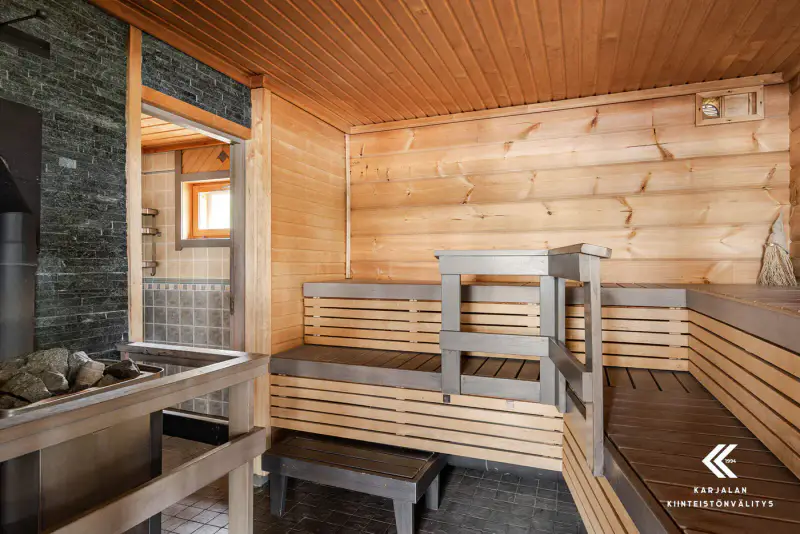 Hirsihuvila 60 m², plage sable Suur-Saimaa, 1,05 ha (2 lots) — Taipalsaari — 11