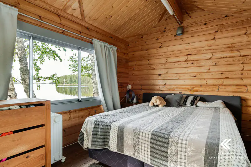 Hirsihuvila 60 m², plage sable Suur-Saimaa, 1,05 ha (2 lots) — Taipalsaari — 14