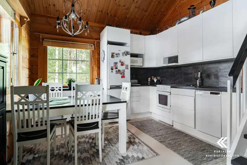 Hirsihuvila 60 m², plage sable Suur-Saimaa, 1,05 ha (2 lots) — Taipalsaari — 10
