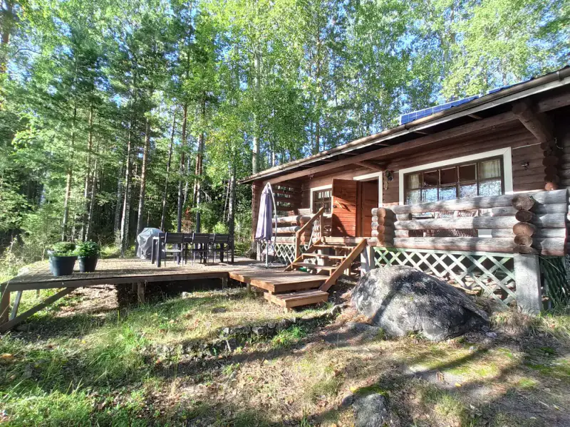 Chalet en rondins ~40 m² (1976) sur île du Grand Saimaa + sauna de rive, 2 000 m² — Suuri-Riehkiö / Taipalsaari — 2