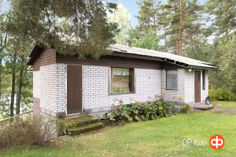 Maison ~126 m² (1988) à rénover, 6 050 m², rive Saimaa — Paarmala / Taipalsaari — 2