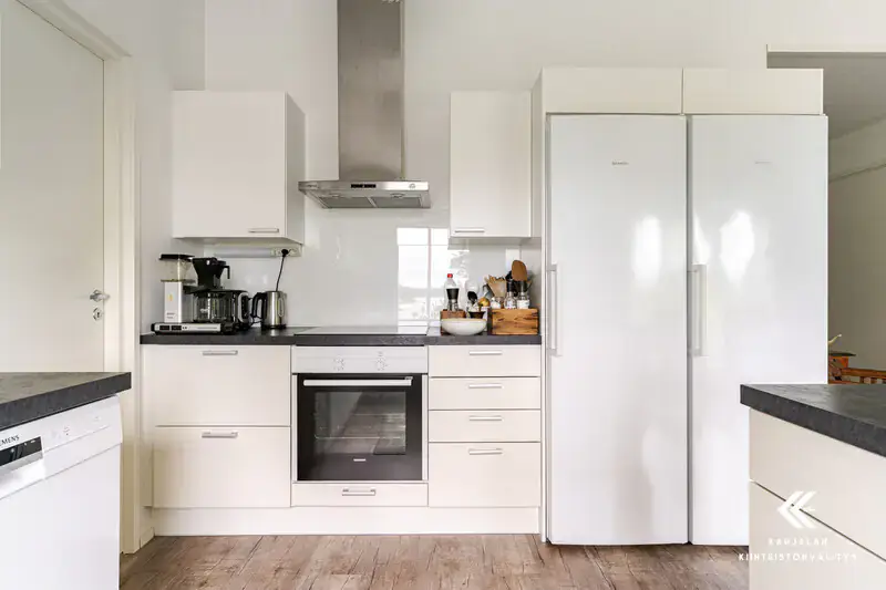 Maison de plain-pied 2016 (~111 m²) + sauna de rive et maison d’amis, ~100 m de rive sur le Saimaa — Taipalsaari — 10