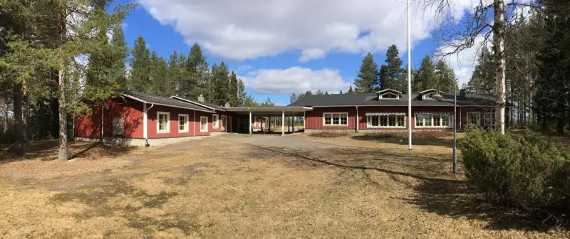 Complexe hébergement 1986 + île, ~3,3 ha rive, bonne plage — Jokijärvi / Taivalkoski — 1