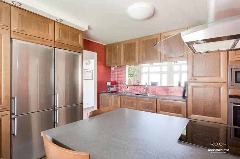 Maison rénovée ~185 m² (1976), géothermie, ~0,87 ha rive lac — Taivalkoski — 17