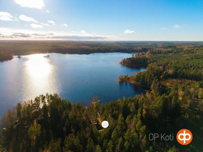 Chalet (38 m²) avec véranda vitrée, sauna, annexe d’hôtes et îlot privé, 3 625 m² sur le Ruostejärvi — Tammela — 17