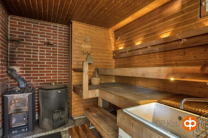 Chalet (38 m²) avec véranda vitrée, sauna, annexe d’hôtes et îlot privé, 3 625 m² sur le Ruostejärvi — Tammela — 11