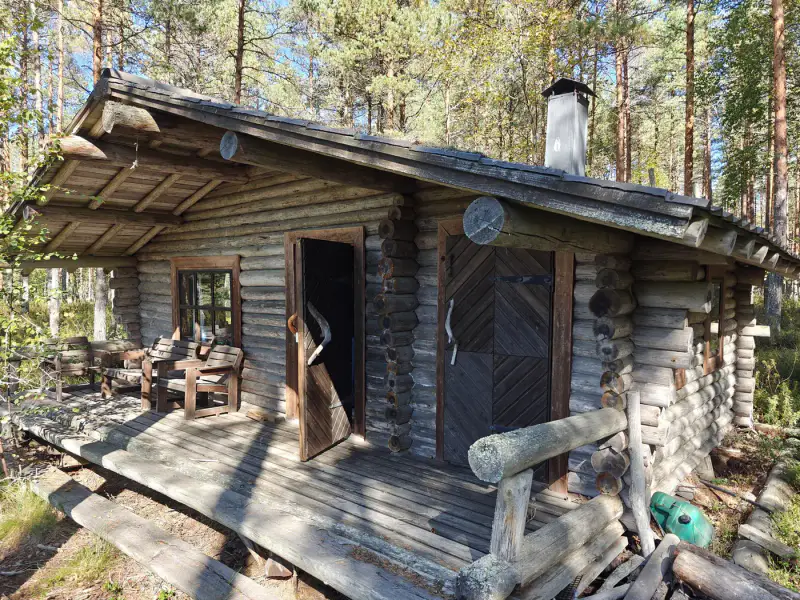 Erämökki rondins ~25 m² (1994), 5 000 m², ~120 m rive Kiikkisjärvi — Tampere — 3
