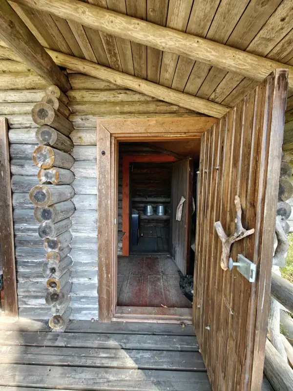 Erämökki rondins ~25 m² (1994), 5 000 m², ~120 m rive Kiikkisjärvi — Tampere — 14