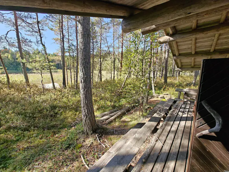 Erämökki rondins ~25 m² (1994), 5 000 m², ~120 m rive Kiikkisjärvi — Tampere — 11