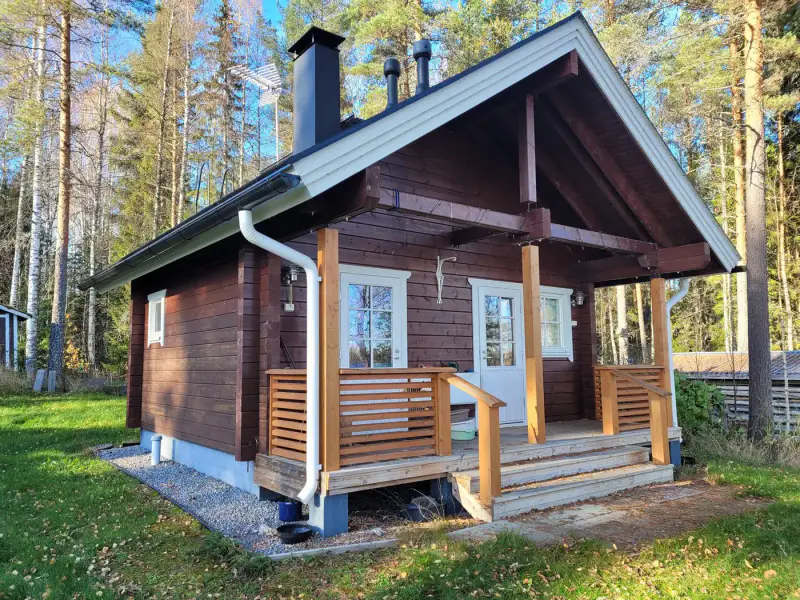 Maison/mökki ~96 m² (1985) + rantasauna récente, 6 880 m² et ~100 m de rive — Tallusjärvi / Tervo — 5