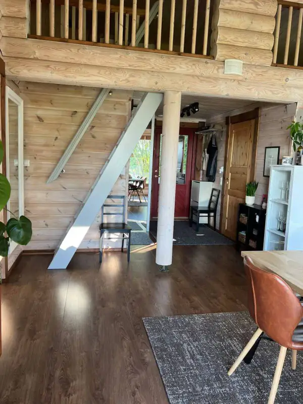 Maison rondins ~73 m² (1980/2009) + garage 2022, 4 200 m², Leppävesi — Toivakka — 7
