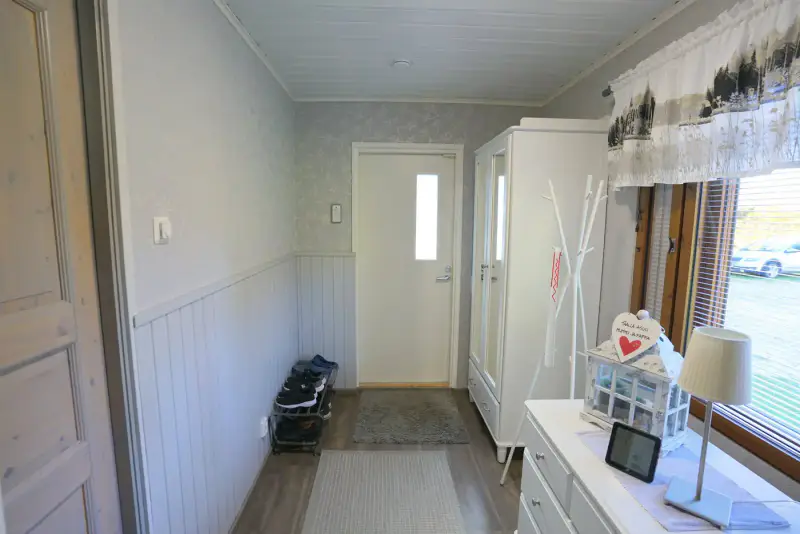 Maison ~121 m² (1984) + garage, 3 020 m² dont palsta rive — Ylivojakkala / Tornio — 16