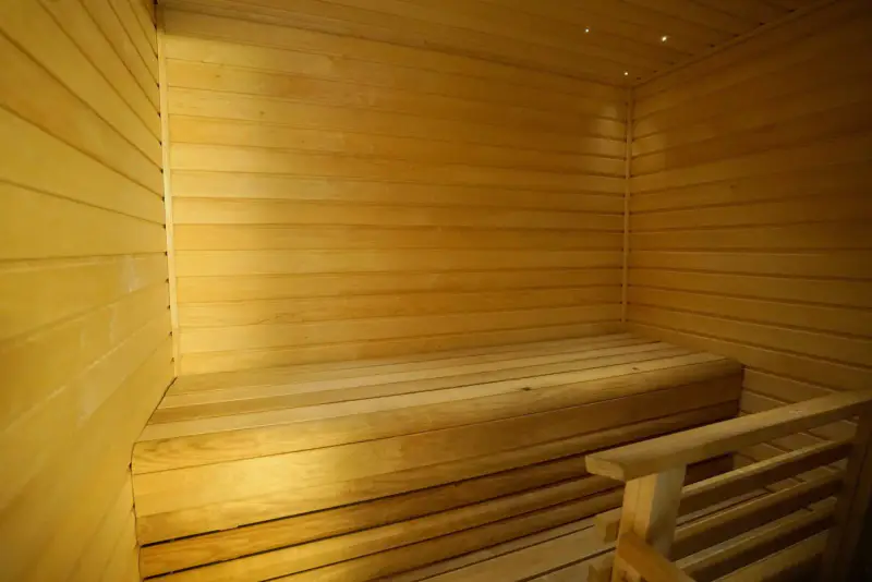 Maison ~121 m² (1984) + garage, 3 020 m² dont palsta rive — Ylivojakkala / Tornio — 17
