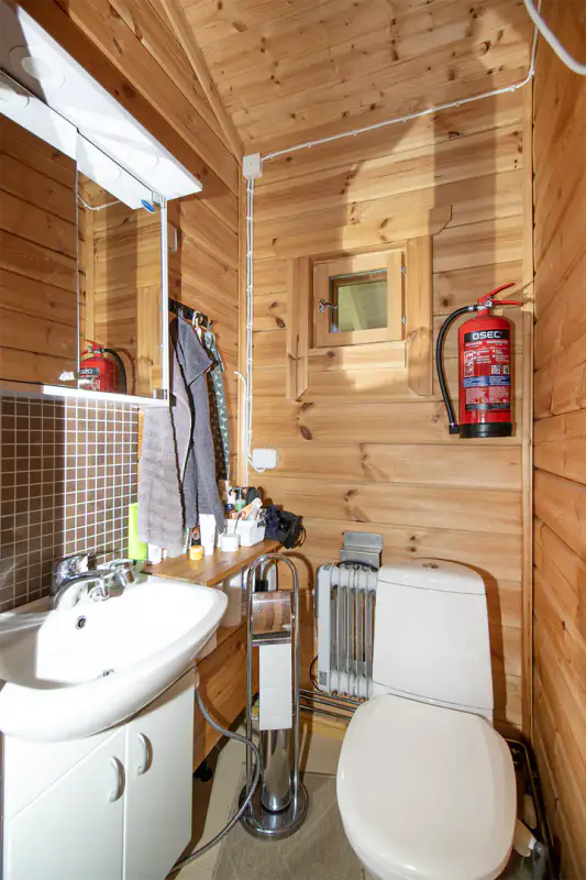 Mökki ~45 m² (1990) + sauna, rive Hoikanlampi (étang), 4 370 m² — Tuusjärvi — 2
